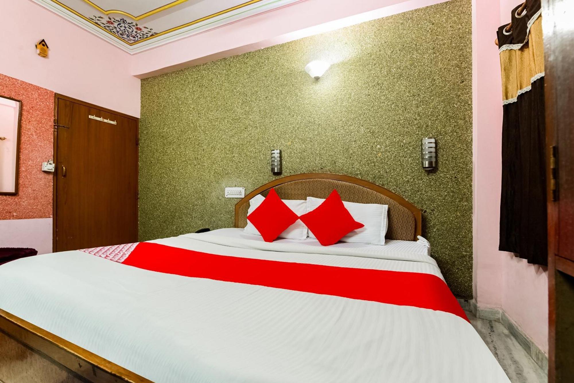 Super Oyo Flagship 72253 Jai Maa Palace Hotel Džajpur Exteriér fotografie